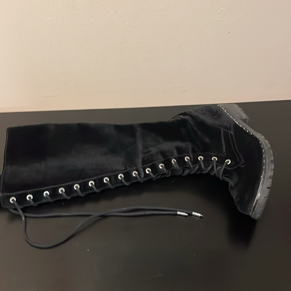 Women’s Lace up Boots